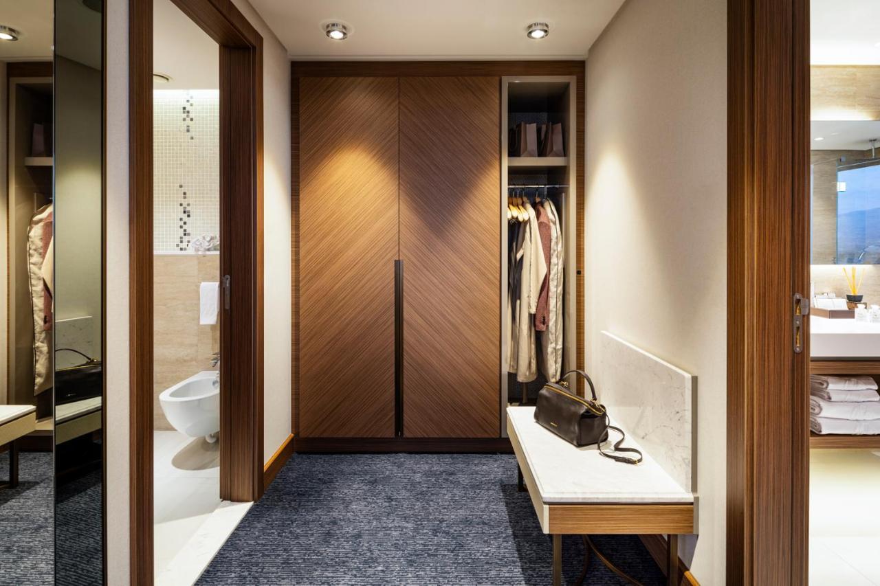 Grand Hotel Millennium โซเฟีย ภายนอก รูปภาพ A walk-in wardrobe
