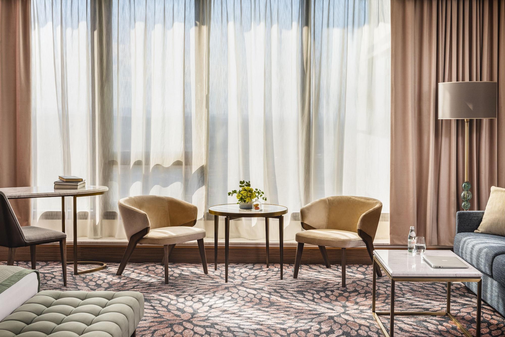 Grand Hotel Millennium โซเฟีย ภายนอก รูปภาพ A suite at the hotel